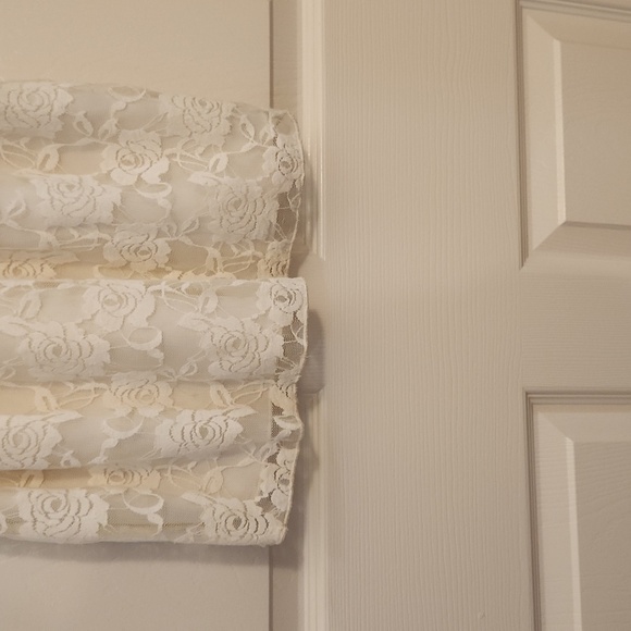 Dress Barn Ivory Lace Flutter Sleeve Top Size S - Picture 7 of 9